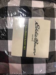 lot 106 image: Eddie Bauer Mountain 3-Piece Black Plaid Cotton FullQueen Duvet Cover Set, 223966, NEW