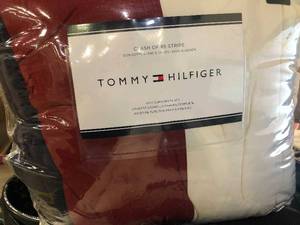 lot 115 image: Tommy Hilfiger Clash of 85 Stripe 3 Piece King Duvet Set, NEW