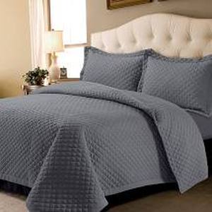 lot 121 image: Tribeca Living Brisbane Microfiber Solid Oversized King Quilt Set, Grey , NEW