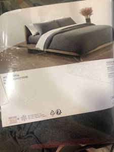 lot 130 image: Calvin Klein Modern Cotton Body Full Queen Duvet Cover, NEW