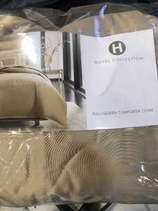 lot 131 image: Hotel Collection Deco Embroidery FullQueen Duvet, NEW