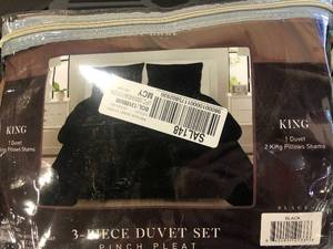 lot 139 image: Madison Park Essentials Larkspur 3 Pieces King 3M Scotchgard Reversible Duvet Cover Set, PP-DUVET-BLK-K, NEW