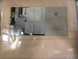 lot 159 image: Hotel Collection Classic 100% Egyptian Cotton 400 Thread Count 4 Pc. Sheet Set, Queen, NEW