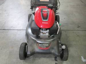 lot 55 image: Honda 21 in. 3-in-1 Variable Speed Gas Walk Behind Self Propelled Lawn Mower with Auto Choke HRN216VKA