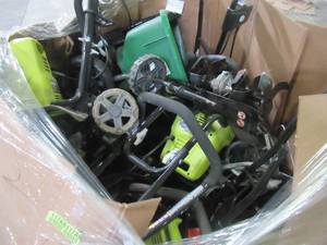 lot 70 image: WHOLESALE MIXED PALLET OF MISC. OUTDOOR POWER AND LAWN CARE ITEMS