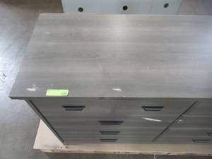 lot 417 image: South Shore Versa 8-Drawer Gray Maple Dresser10606