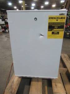 lot 222 image: Summit Appliance 20 in. 2.68 cu. ft. Mini Refrigerator with Freezer in White ADA Compliant, ALRF48 - Hole in door - Works well - Scratch and Dent.