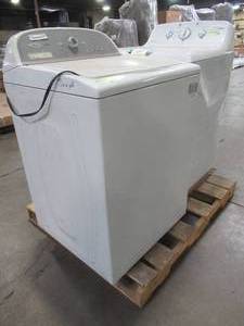 lot 226 image: WHOLESALE MIXED PALLET OF MISCELLANEOUS APPLIANCES,  NEEDING REPAIRDAMAGED - FOR PARTS OR RESTORE