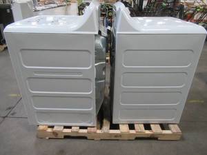 lot 229 image: WHOLESALE MIXED PALLET OF MISCELLANEOUS APPLIANCES,  NEEDING REPAIRDAMAGED - FOR PARTS OR RESTORE