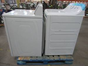 lot 230 image: WHOLESALE MIXED PALLET OF MISCELLANEOUS APPLIANCES,  NEEDING REPAIRDAMAGED - FOR PARTS OR RESTORE