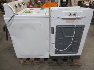 lot 233 image: WHOLESALE MIXED PALLET OF MISCELLANEOUS APPLIANCES,  NEEDING REPAIRDAMAGED - FOR PARTS OR RESTORE