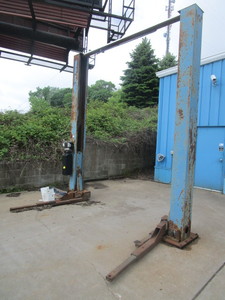 lot 108 image: BEND PAK ASYMETRICAL AUTOMOTIVE HOIST