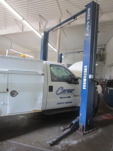lot 106 image: BEND PAK ASSYMETRICAL AUTOMOTIVE HOIST