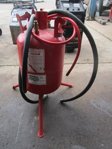 lot 205 image: CENTRAL PNEUMATIC SANDBLASTER