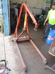 lot 210 image: HEIN-WERNER ENGINE HOISTCHERRY PICKER