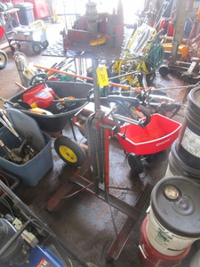 lot 235 image: TRANSMISSION JACK
