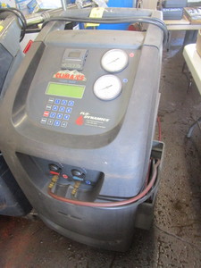 lot 240 image: FLO DYNAMICS AUTOMOTIVE AC RECYCLE AND CHARGE SYSTEM