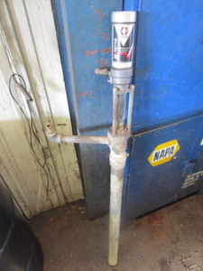 lot 243 image: GRACO FAST-FLO AIR POWERED PUMP