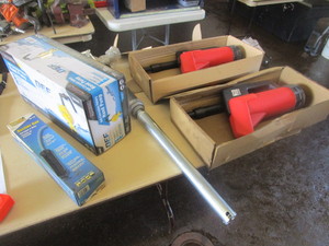 lot 244 image: SUCTION GUNS AND PUMPS-NEW