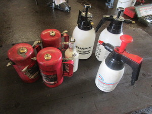lot 248 image: HAND SPOT SPRAYERS