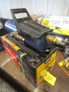 lot 252 image: FOOT OPERATED AIR HYDRAULIC PUMPS