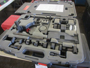 lot 257 image: FORD CAM TOOLS MASTER SET