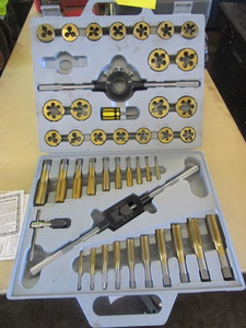 lot 268 image: PITTSBURGH TITANIUM METRIC TAP & DIE SET