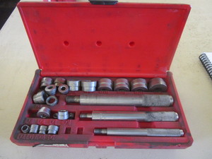 lot 274 image: SNAP ON SMALL BUSHING DRIVER SET
