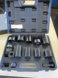 lot 285 image: PITTSBURGH MASTER BALL JOINT ADAPTER SET