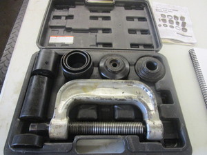 lot 296 image: MADDOX BALL JOINT SERVICE KIT FOR 2 AND 4 WHEEL DRIVE VEHICLES