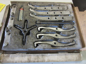 lot 306 image: OTC UNIVERSAL GEAR AND PULLEY PULLER