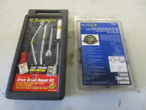 lot 321 image: GM BRAKE TOOL AND DRUM BRAKE REPAIR KIT