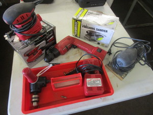 lot 332 image: MILWAUKEE 38 CORDELSS DRIVER DRILL WITH CHARGER AND 2 SANDERS