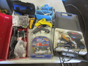 lot 333 image: SOLDERING KITS, DREMEL TOOLS, GLUE GUNS AND MORE