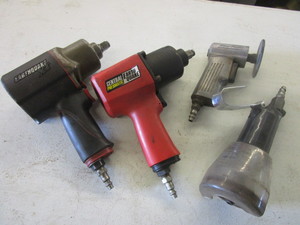 lot 341 image: PNEUMATIC TOOLS