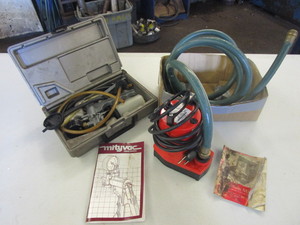 lot 361 image: PUMP AND VACUUM TESTER