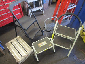 lot 377 image: STEP STOOLS AND WORK PLATFORM