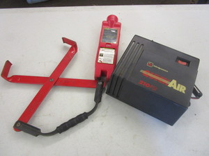 lot 381 image: TPMS ACTIVATOR AND A PORTABLE AIR SUPPLY AND BATTERY LIFTER