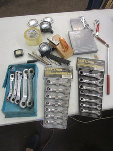 lot 395 image: CRAFTSMAN COMBINATION WRENCHES, MATCO  METRIC CLOSED END WRENCHES, ALLEN AND MORE HARDWARE