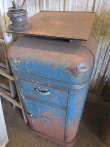 lot 398 image: WHEEL BEARING PACKING DEVICE WITH GREASE CARTRIDGE STORAGE