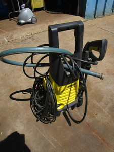 lot 421 image: KARCHER HOUSEHOLD PRESSURE WASHER