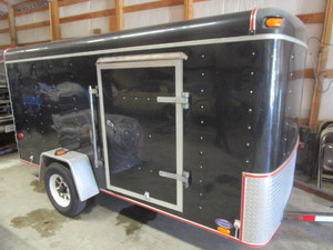 lot 100 image: UNITED EXPRESSLINE ENCLOSED TRAILER 6 X 12