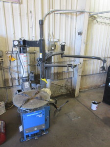 lot 437 image: HOFFMAN MONTY TIRE CHANGER