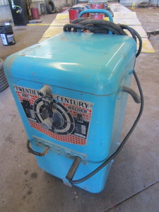 lot 443 image: VINTAGE TWENTIETH CENTURY STICK WELDER