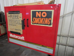 lot 458 image: OIL FILTER CABINET WITH NEW OIL FILTERS
