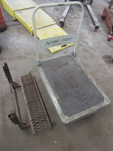 lot 460 image: SHOP CART AND TRUCK TIRE SERVICE STEP