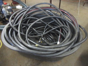 lot 487 image: A TUB OF WATER HOSE