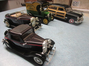 lot 497 image: FORD MODEL DIECAST CARS