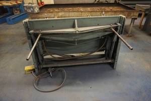 lot 10 image: Enco Model 00330372 Pneumatic Sheet Metal Shear