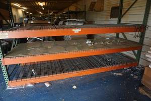 lot 19 image: Heavy Duty Pallet Racking Section